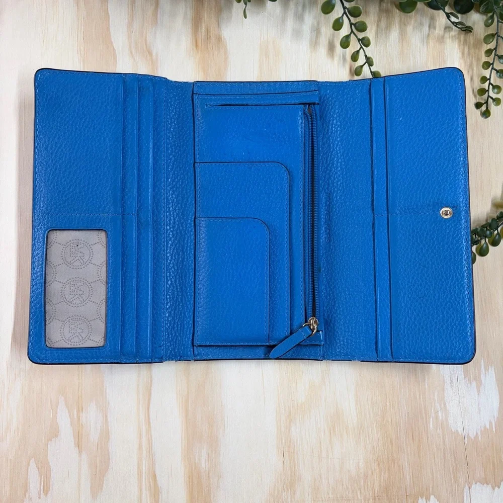 Michael Kors Blue Wallet - Picture 4 of 13